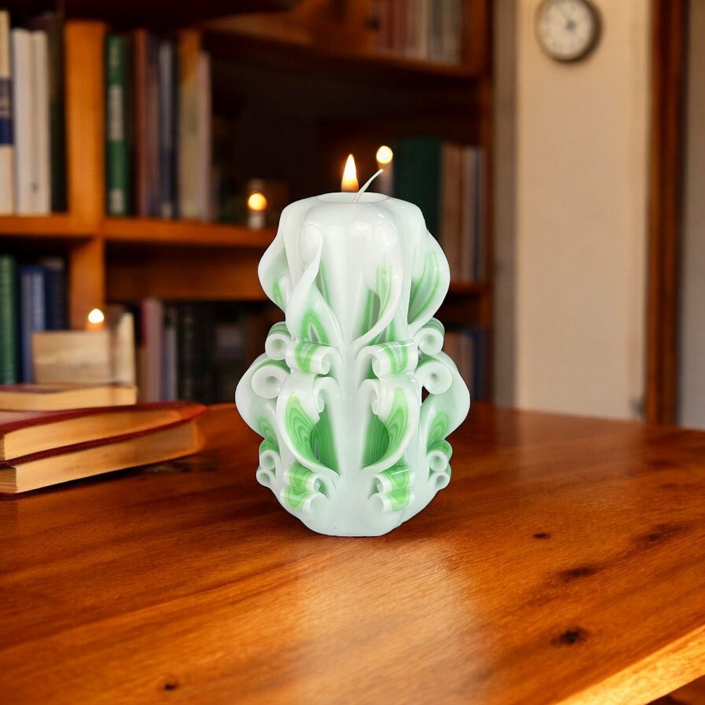 A carved candle with a white and green color scheme, resembling an apple with lime accents.
Used for romantic dinner, wedding, proposal, baptazing event.