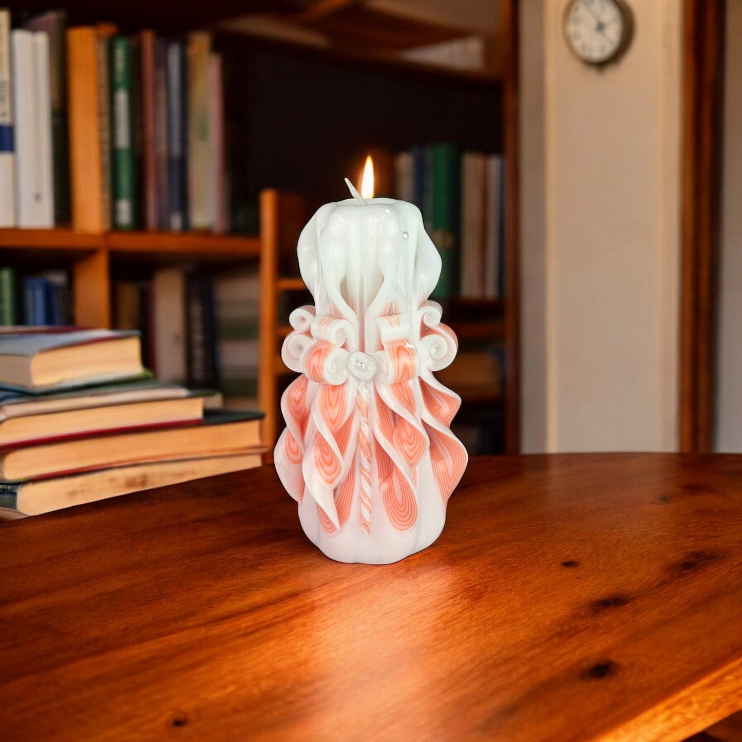 A candle designed to resemble a salmon, with a mix of pink and white colors, intricately carved to mimic the fish's texture and patterns.
Used for romantic dinner, wedding, proposal, baptazing event.