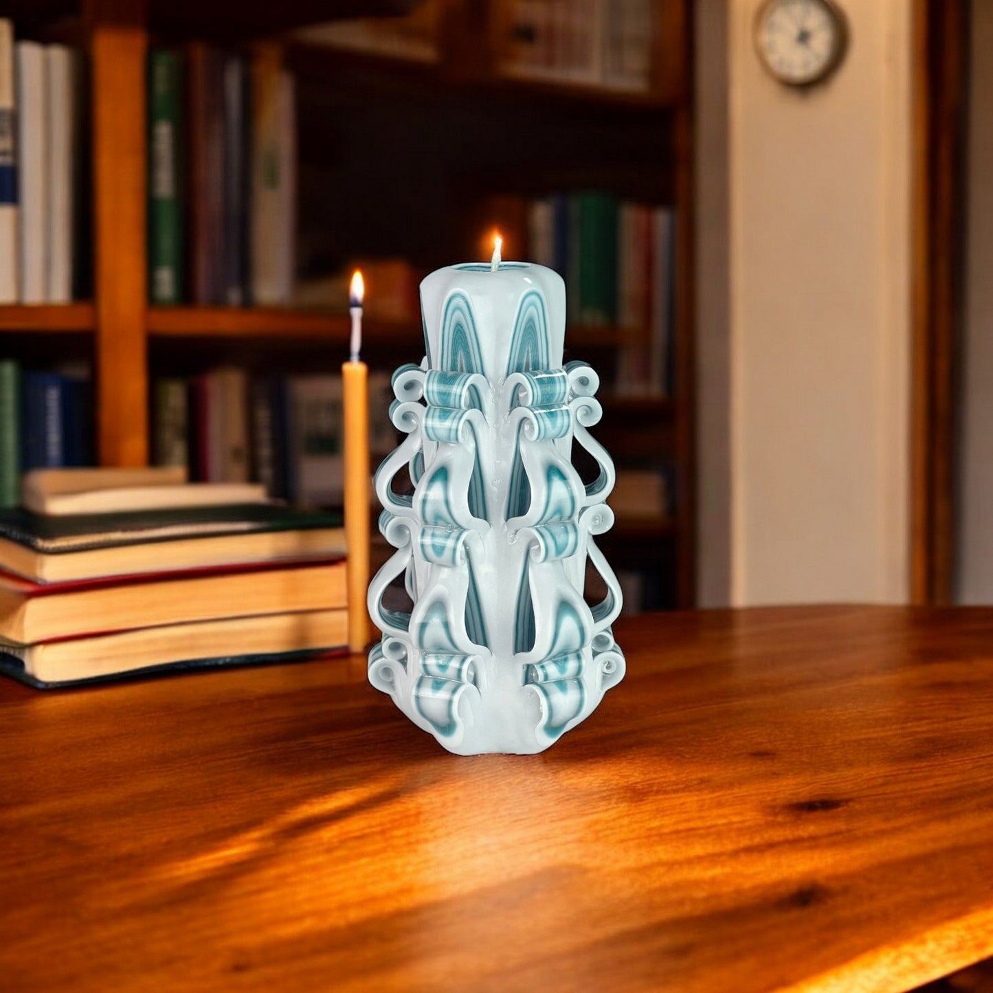 Spring Rain Candle 500g
A cylindrical green and white marbled candle with decorative patterns.