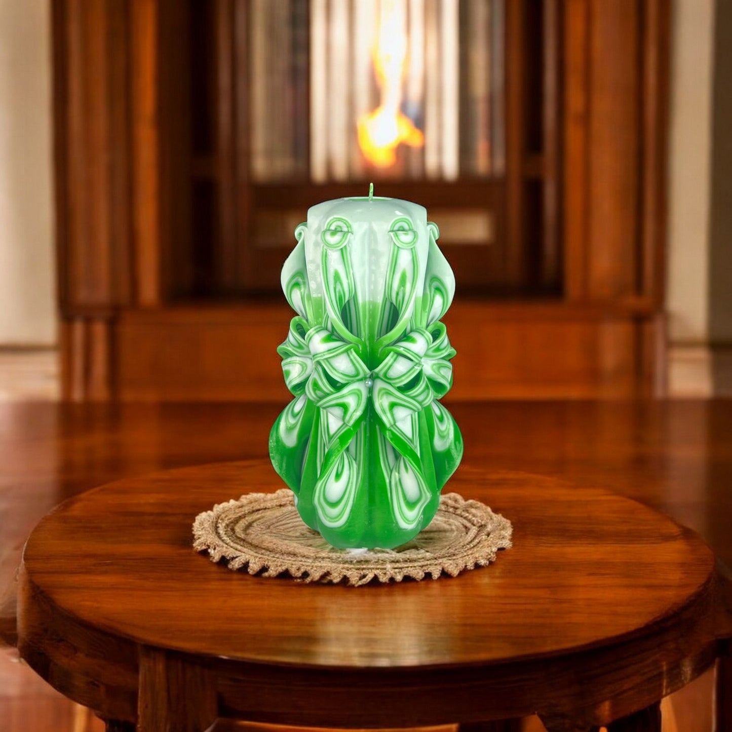 Deep Jungle Candle 950g
A green and white hand-carved candle designed to resemble a tropical forest leaf pattern.